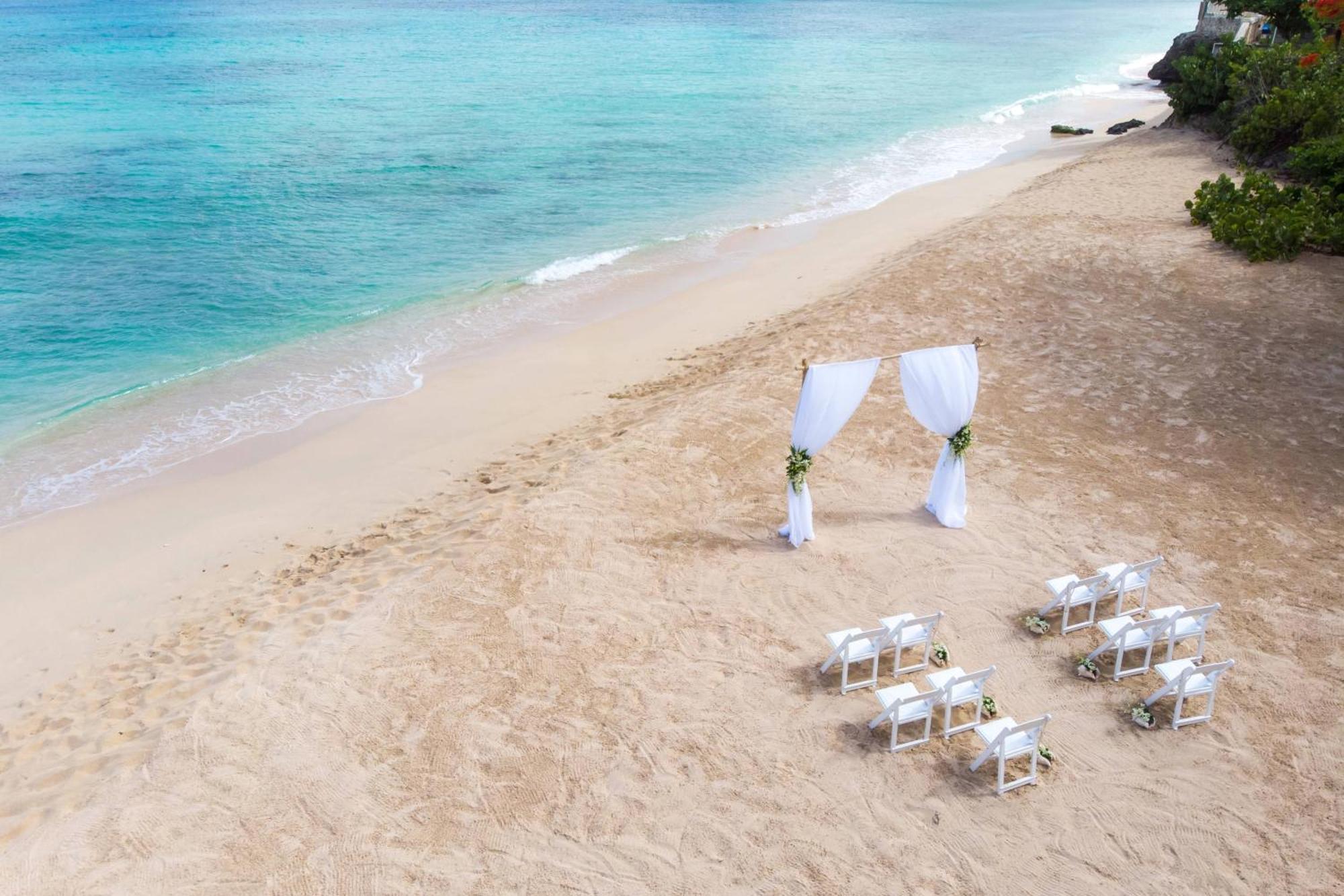 Crystal Cove By Elegant Hotels - All-Inclusive Saint James Esterno foto