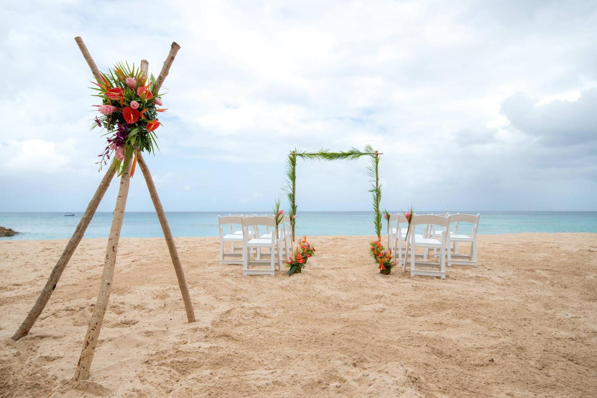 Crystal Cove By Elegant Hotels - All-Inclusive Saint James Esterno foto