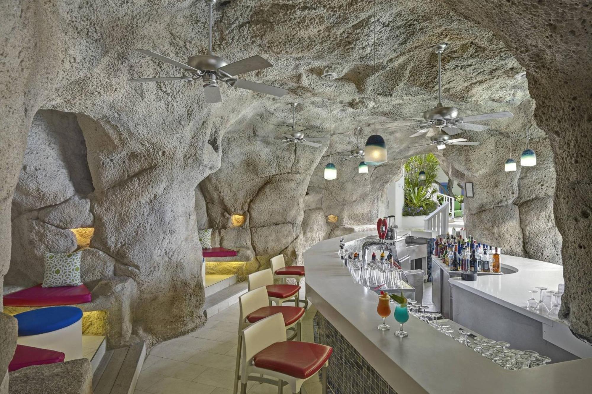 Crystal Cove By Elegant Hotels - All-Inclusive Saint James Esterno foto